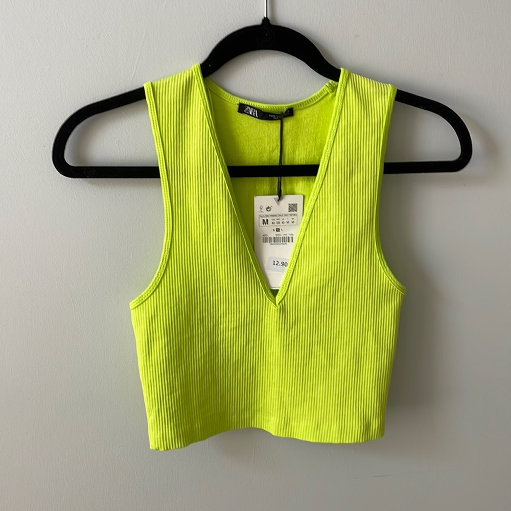 NWT. Zara v-neck, ribbed crop top in line green. Size medium.